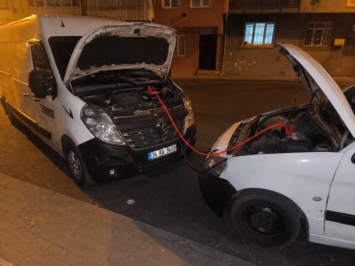 Gezici Servis Aracı ile Akü Takviyesi